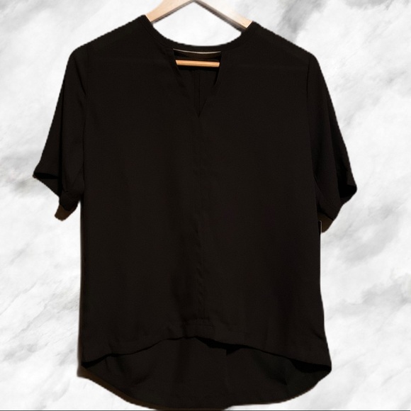 Lulus Tops - 3 for $20! Lulus black tee with keyhole